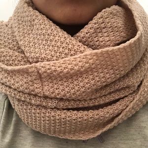 [Free add-on] Blush pink circle scarf